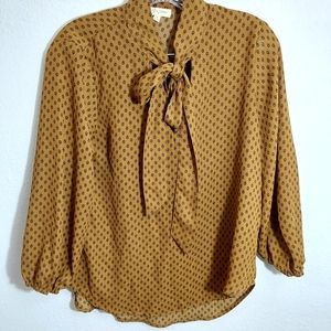 Lilly White Tie Neck Printed Hi Lo Blouse